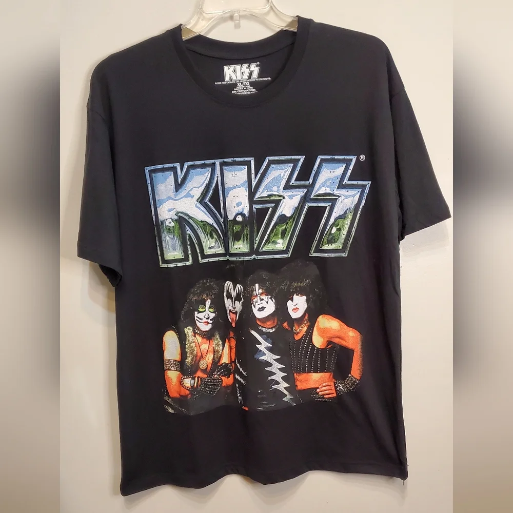 275. NWOT - Kiss Graphic Band T-Shirt - Picture 1 of 3
